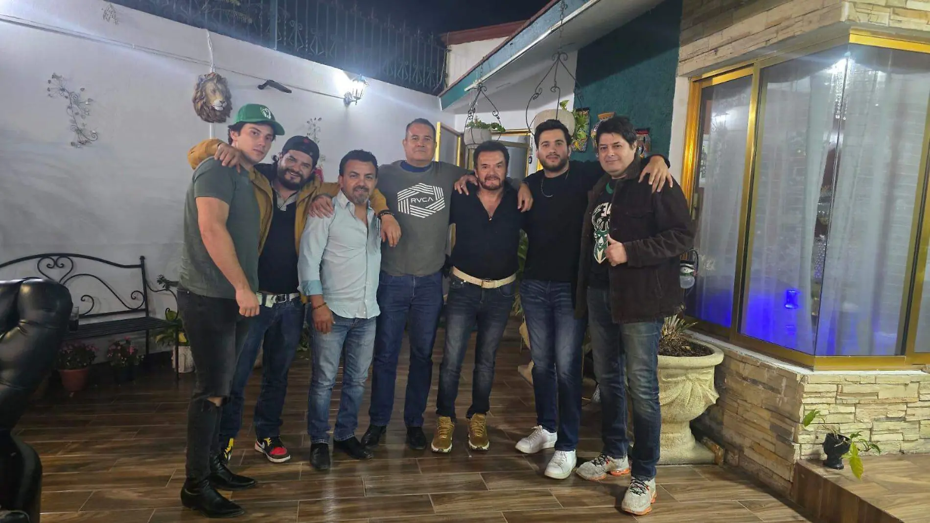 FOTO PRINCIPAL SJR Con sus companeros